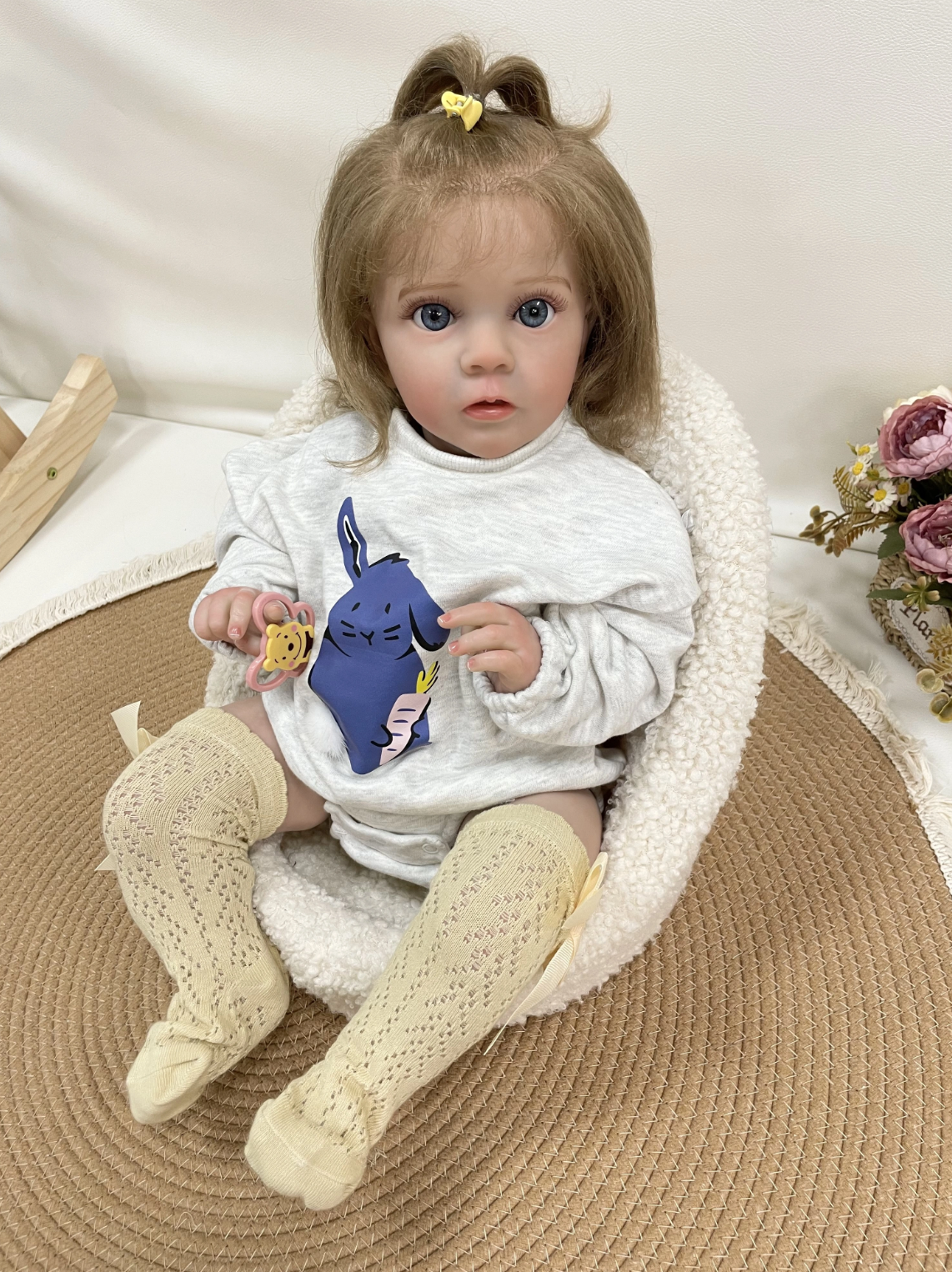 Clara – 60 cm bedårande Reborn bebisflicka med handrotat hår & verklighetstrogen 3D-hud