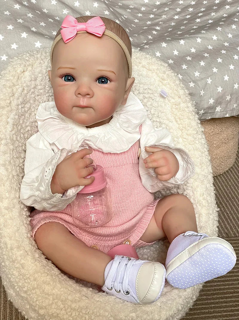 Elina – 50 cm bedårande Reborn bebisdocka med blå ögon & rosa stickad outfit