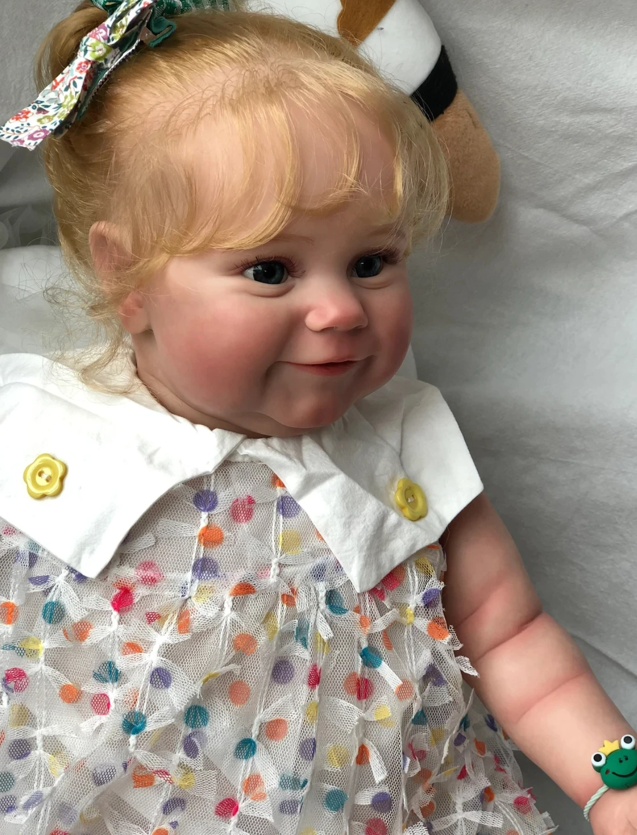 "Charlotte" – 60 cm Konstnärligt Mästerverk med Blondt, Lockigt Hår och 3D-målad Hud