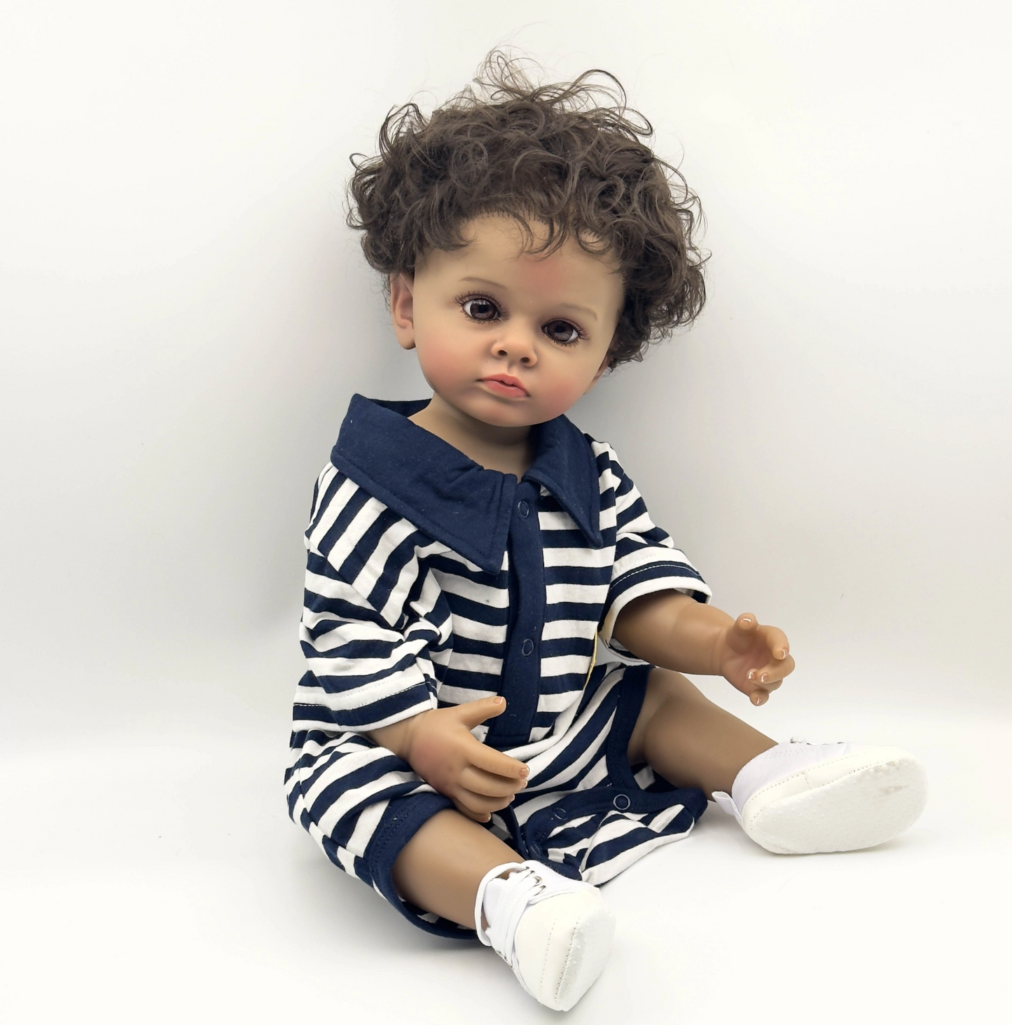 Tutti – 55 cm bedårande Reborn bebispojke med handrotat hår & helkropp i mjuk vinyl