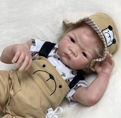 Charlie – 55 cm bedårande Reborn bebisdocka med handrotat blont hår & bruna ögon
