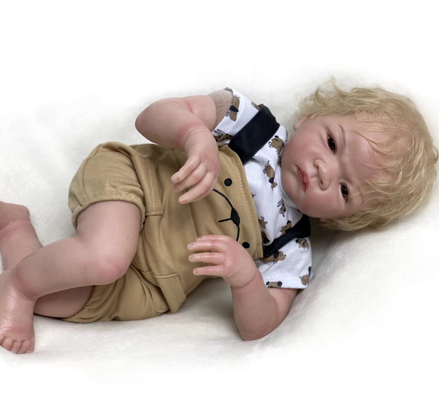 Charlie – 55 cm bedårande Reborn bebisdocka med handrotat blont hår & bruna ögon