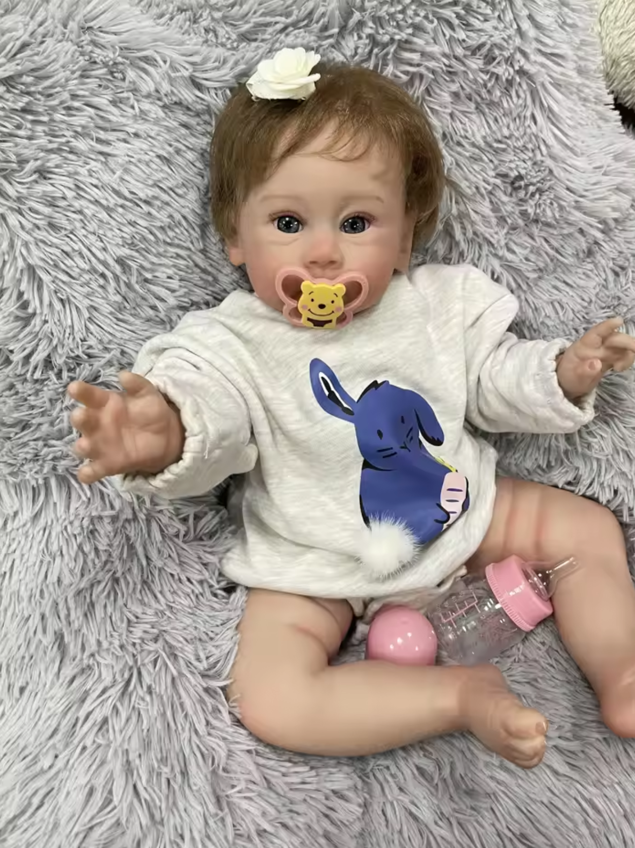 Lilly – 60 cm bedårande Reborn bebisflicka med blå ögon & handrotat hår