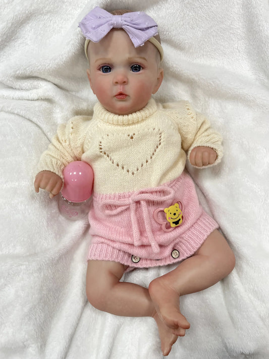 Lia – 48 cm bedårande Reborn bebisdocka med blå ögon & mjuk gosig kropp
